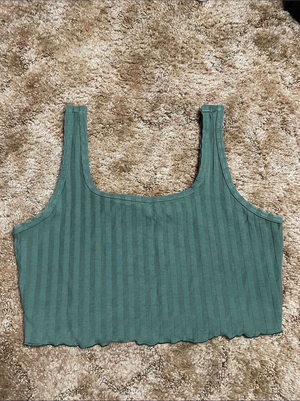 Offline By Aerie Woman’s Cropped Tank Size XL‎